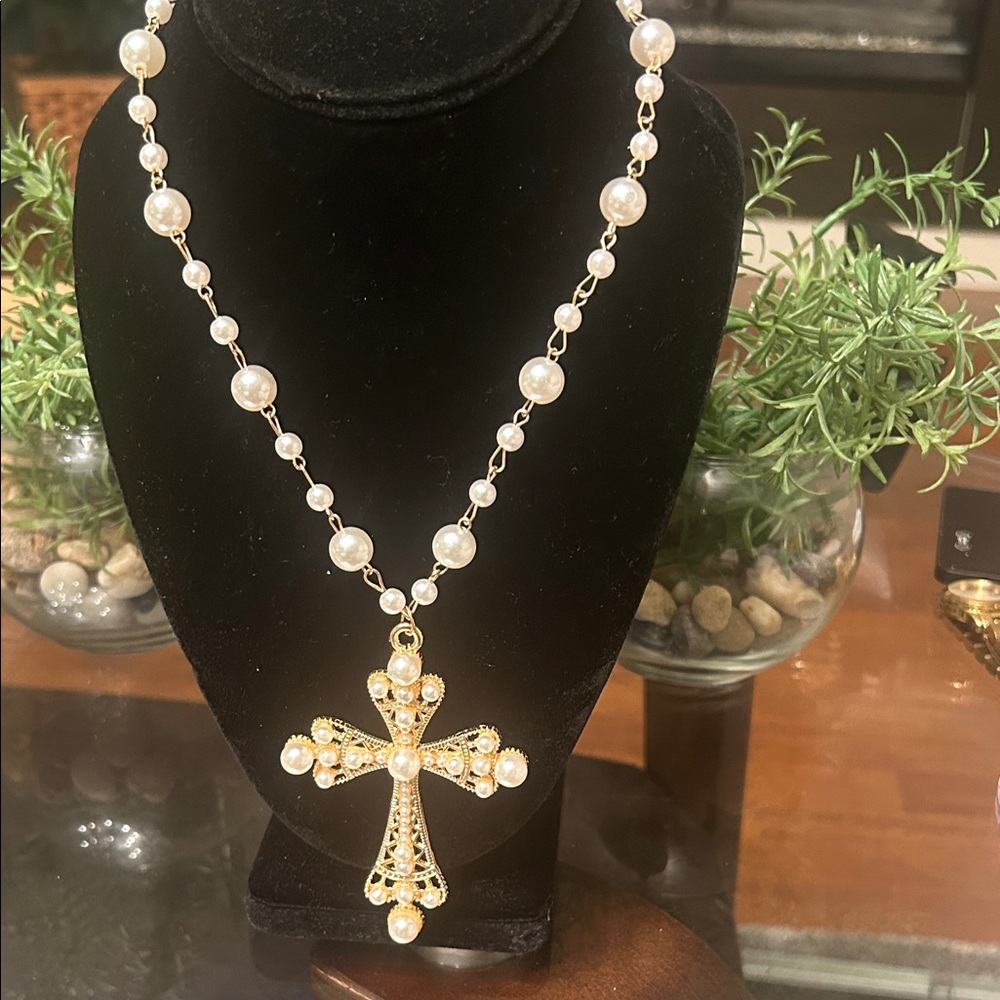Gold-Tone Pearl Cross Pendant Necklace - Elegant Women Jewelry, NWOT - Picture 4 of 10